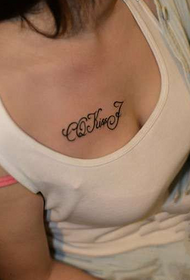 tatuaggio inglese petto sexy ragazza