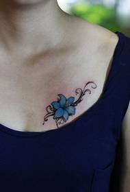 jasné, čerstvý květ hrudníku tetování vzor obrázek obrázek