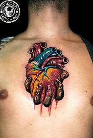 imagine de tatuaj inimă piept