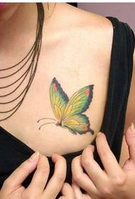 immagine di tatuaggio di bellezza moda petto bella farfalla colore