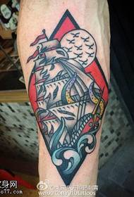 wzór ramienia klasyczny żeglarski tatuaż