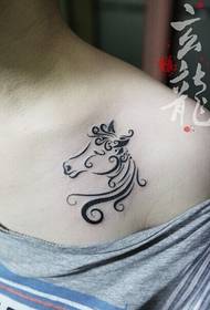 picha ya picha ya Totem pony tattoo