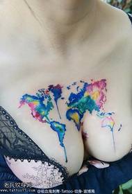 išskirtinio, gražaus žemėlapio tatuiruotės modelis