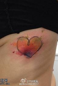 Tinta szív alakú tetoválás minta