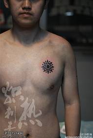 Bêweya Brahma Tattoo ya nû ya li ser çîçê