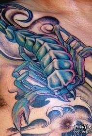 skorpió tetoválás minta: mellkas színű skorpió tetoválás minta