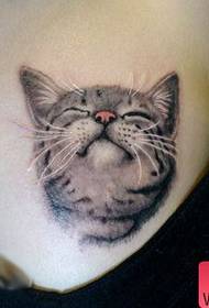 piękna klatka piersiowa wzór tatuażu kota