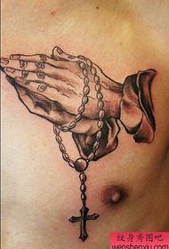 hrudník modlitba ruka kříž tetování práce