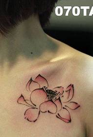bröst lotus tatuering mönster