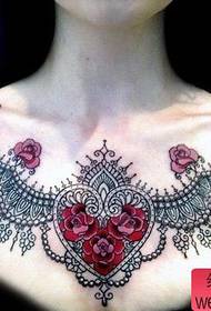 ομορφιά στο στήθος δημοφιλές μοτίβο τατουάζ δαντέλα δαντέλα