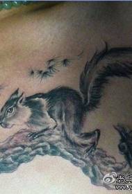 uzorak tetovaža vjeverice: slika tetovaža na prsima vjeverica tetovaža slika