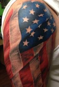 patró de tatuatge de bandera americana realista en color d'espatlles