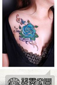 dívky přední hrudník populární krásné barevné růže tetování vzor
