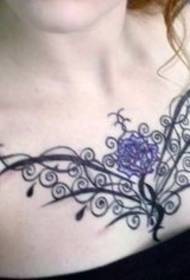 frumusețe piept tatuaj foarte frumos