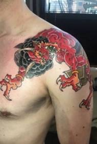 immagine di tatuaggio di totem di drago femminile prepotente abbozzo dipinto ad acquerello schizzo drago prepotente