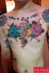 belle poitrine classique à une touche avec motif de tatouage rose