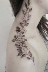 9 Zhang Suya kaklo pečių gėlių tatuiruotės paveikslo įvertinimas