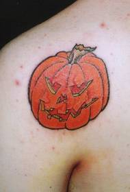 foto tatuaggio zucca color spalla