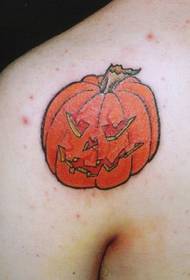 imagen de tatuaje de calabaza de color de hombro