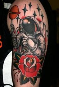 schouder oude stijl kleur astronaut met bloem tattoo