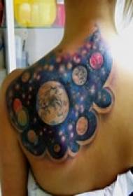 kleurige kreative skoudertatoet