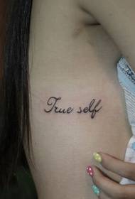 tyttö puoli rinnassa muoti hyvännäköinen pieni tuore kirje tatuointi kuva