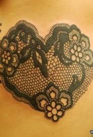 petto di ragazze bellissimo pizzo tatuaggio amore modello