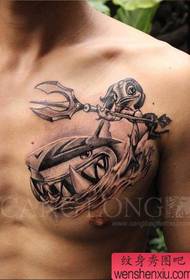 modello maschile tatuaggio classico LOL piccolo petto maschile