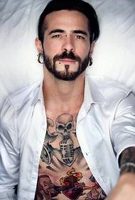 modello di tatuaggio petto personalità uomo