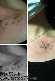 skaistumkopšanas krūtīs populārs klasiskā koka tetovējuma modelis