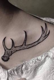 麋 skudru tetovējuma meitenes plecu melnie ragi Tetovējumu attēli