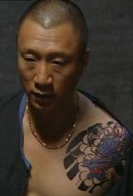 孙红雷纹身图案  明星肩部彩绘的龙纹身图片