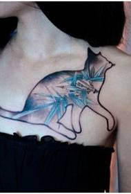Beauty Brust ein freche gut aussehende Katze Tattoo Bild Bild