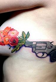 pettu di bellezza sexy nantu à una stilizza stilizata fiore fiore pistola 56690-bellezza petra solu bella culore farfalla foto tatuaggio