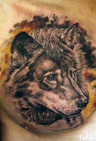 kirji mulkin mutum tare da wolf kai tattoo