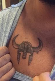 Szamuráj sisak tetoválás férfi váll fekete sisak tetoválás kép