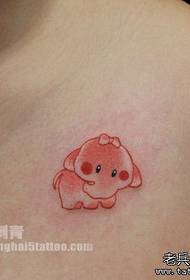 Djevojka prsa Kawaii uzorak tetovaža bebe slon