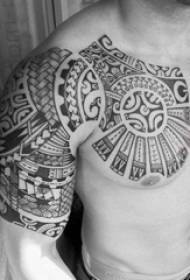 Polovica Dizajn tetovaža muških dječaka rame crna plemenska slika tetovaža
