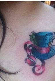 mergaitės krūtinė Gražios geros spalvos mažos skrybėlės tatuiruotės paveikslėlis
