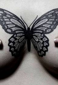 odporúčané sexy tetovanie motýľov na hrudi