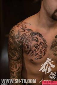 mężczyzna w klatce piersiowej tatuaż pół tatuaż wzór Buddy