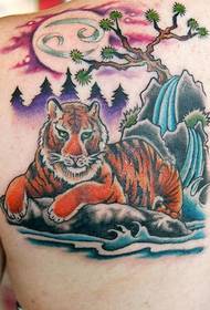 pečių spalvos tigro tatuiruotės modelis