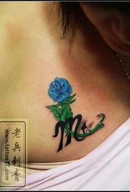 una bella donna petra Color rose constellation icona mudellu di tatuaggi