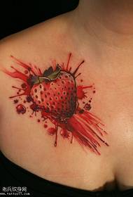 modello femminile del tatuaggio della fragola dell'inchiostro della spruzzata dell'inchiostro della cassa