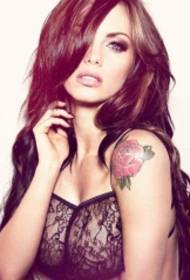 Jessica Jane mapendekete muedzo Rose Rose tattoo