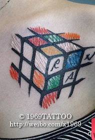 tato sihir tato kreatif cilik dada sing sithik