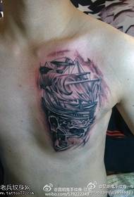 胸口骷髅帆船纹身图案