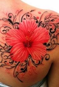 женска боја на рамо убава црвена тетоважа на хибискус
