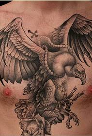个性男性胸口时尚好看的秃鹫纹身图片图片