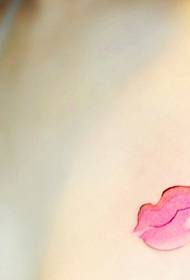 шоу за тетоважи, лента со слики, препорача шема на тетоважи за градите на усните на градите на жената